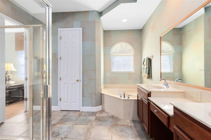 Image No.12-4 Bed House for sale