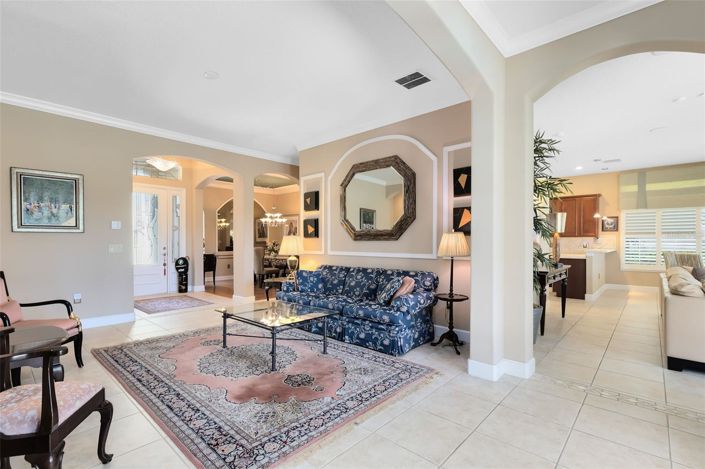 Image No.16-4 Bed House for sale