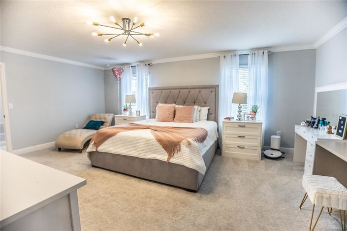 Image No.27-4 Bed House for sale