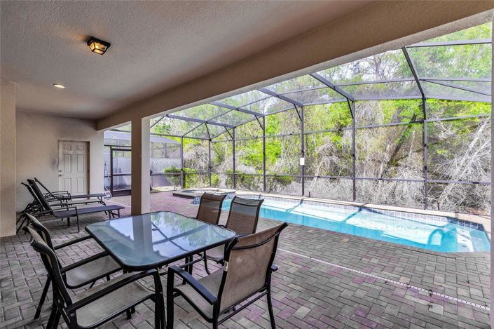 Image No.3-8 Bed House for sale