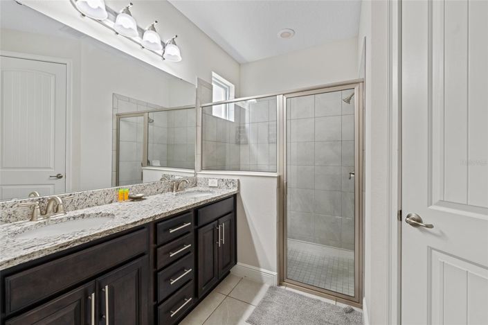 Image No.10-6 Bed House for sale