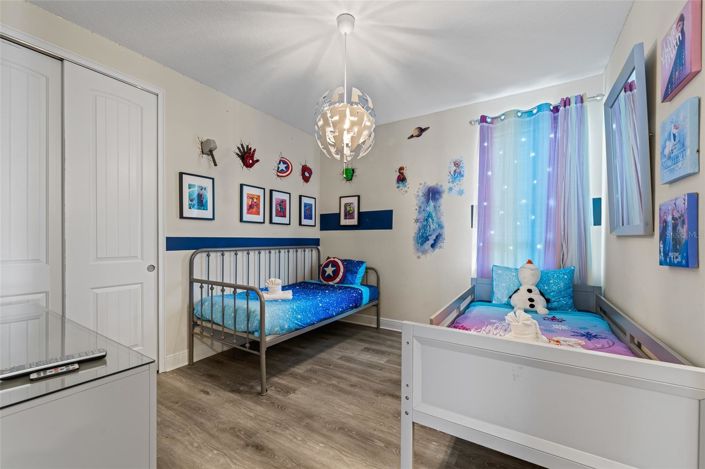 Image No.17-6 Bed House for sale