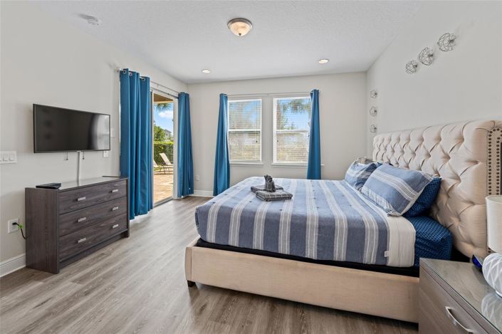 Image No.9-6 Bed House for sale