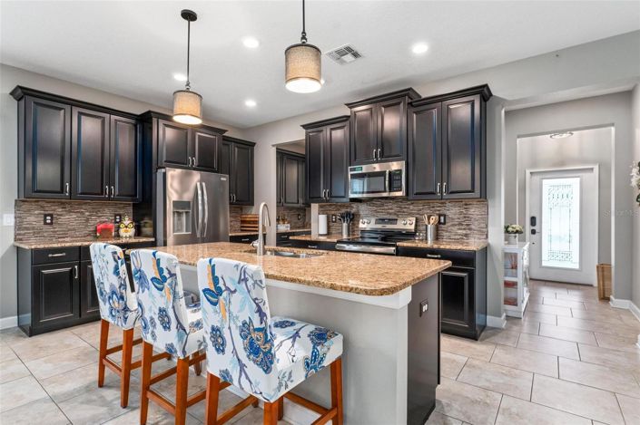 Image No.11-5 Bed House for sale