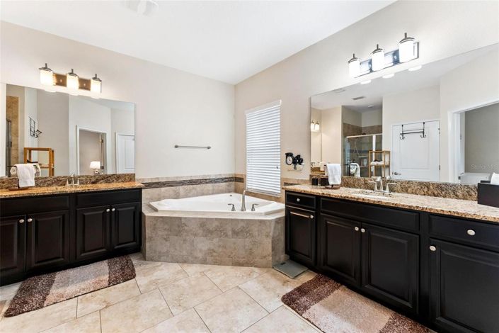 Image No.25-5 Bed House for sale