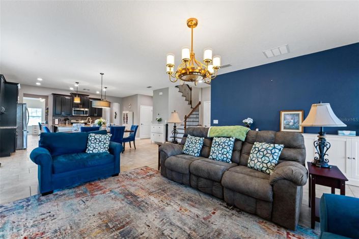 Image No.8-5 Bed House for sale