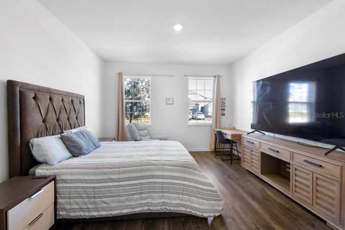 Image No.17-5 Bed House for sale