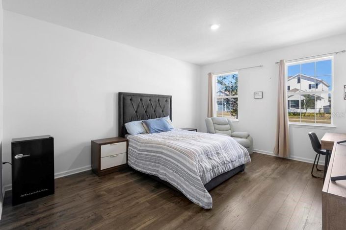 Image No.19-5 Bed House for sale