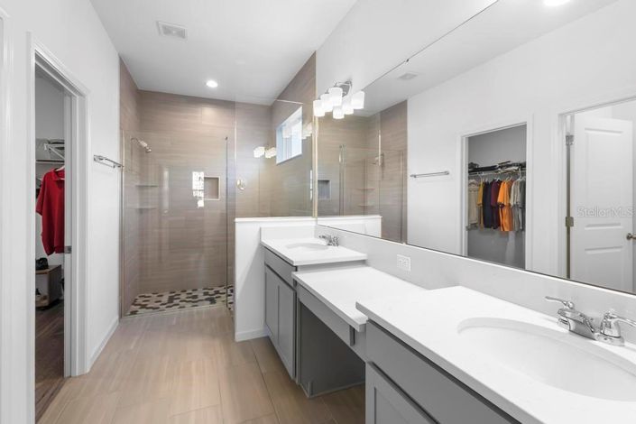 Image No.20-5 Bed House for sale