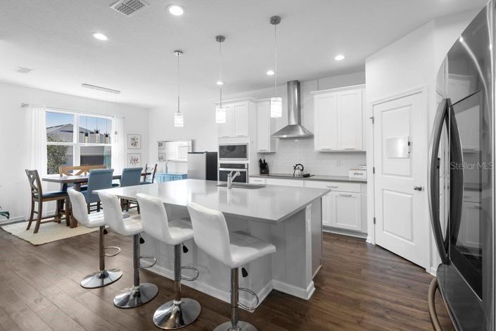 Image No.3-5 Bed House for sale