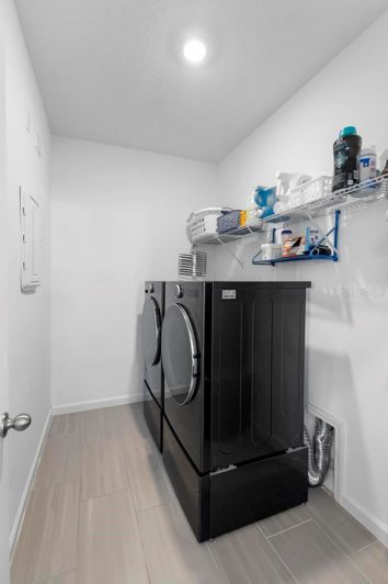 Image No.40-5 Bed House for sale