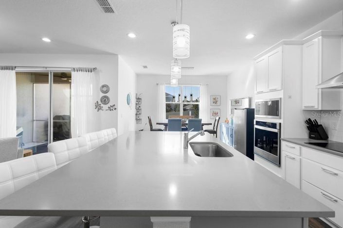 Image No.8-5 Bed House for sale