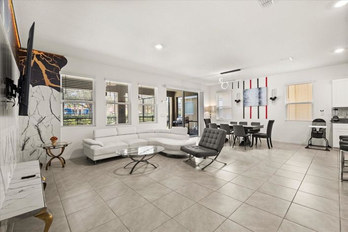 Image No.20-5 Bed House for sale