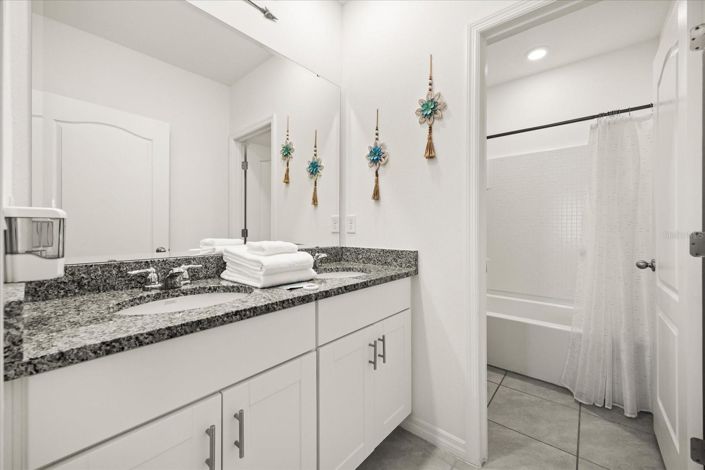 Image No.6-5 Bed House for sale