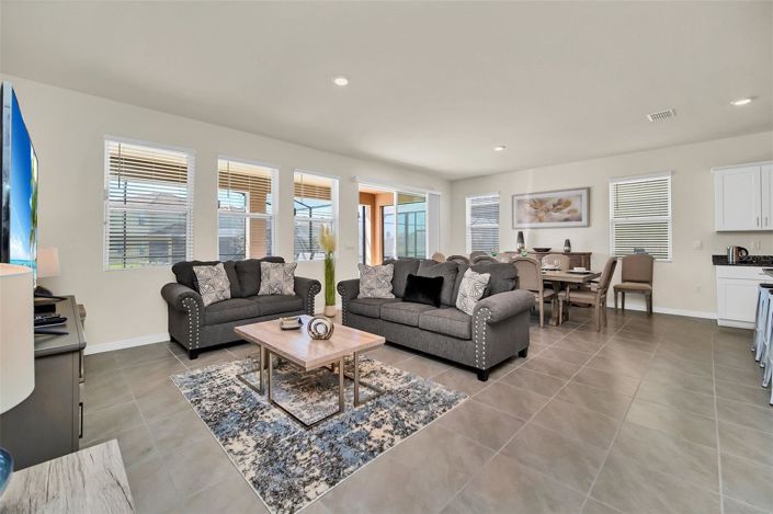 Image No.12-7 Bed House for sale