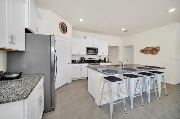 Image No.7-7 Bed House for sale