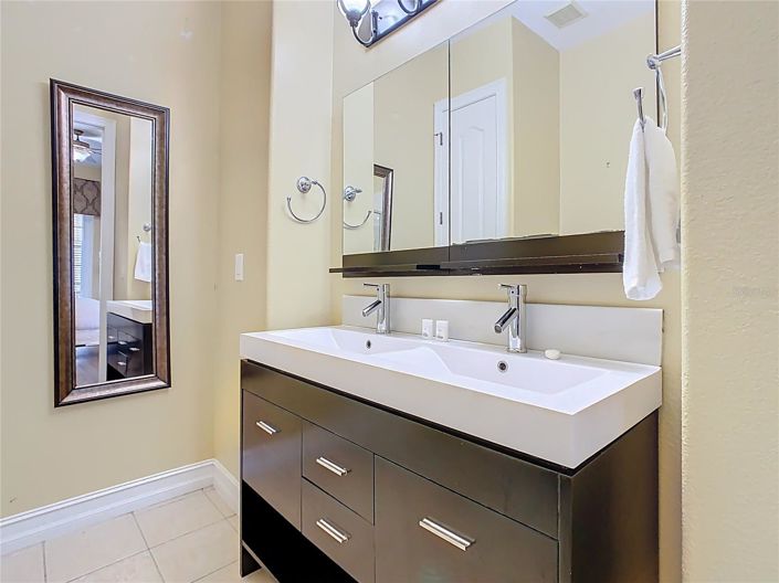 Image No.29-4 Bed House for sale