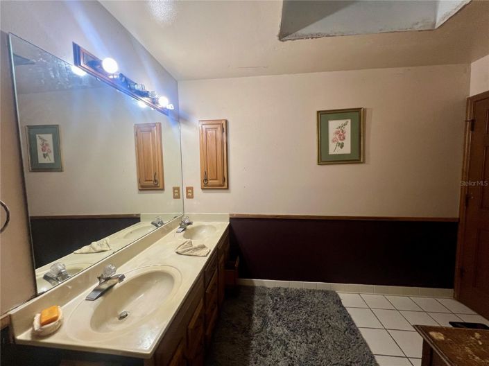 Image No.25-5 Bed House for sale