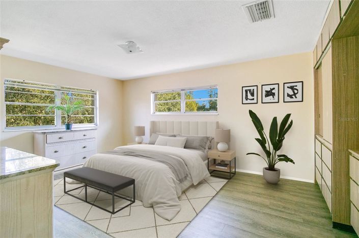 Image No.23-7 Bed House for sale