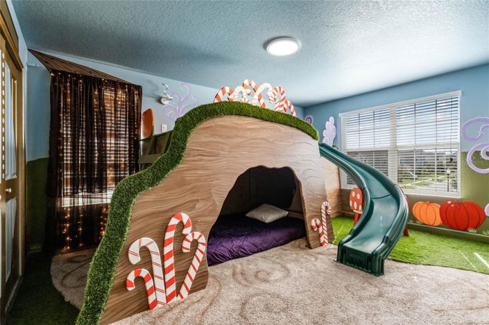 Image No.19-6 Bed House for sale