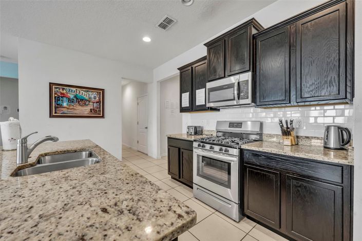 Image No.12-6 Bed House for sale