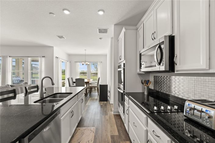 Image No.10-4 Bed House for sale