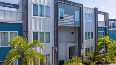 1 - Reunion, Apartment