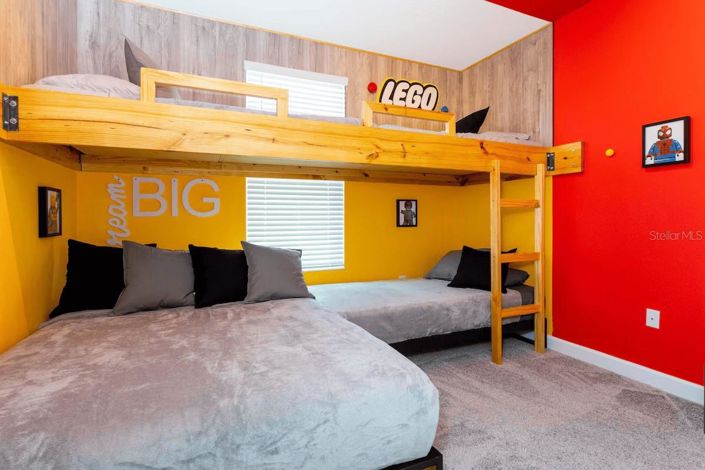 Image No.18-6 Bed House for sale