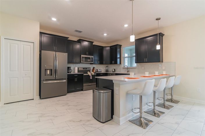 Image No.8-6 Bed House for sale