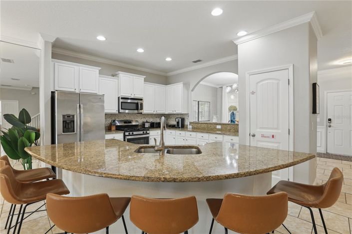 Image No.11-6 Bed House for sale