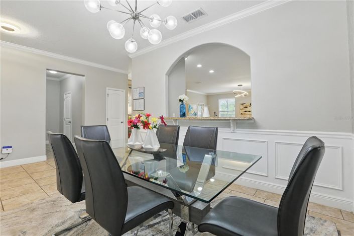 Image No.8-6 Bed House for sale