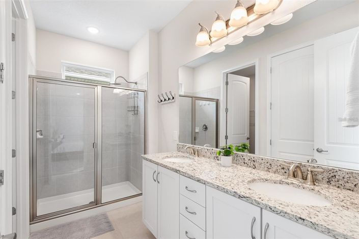 Image No.11-5 Bed House for sale