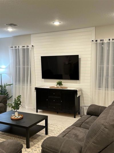 Image No.24-5 Bed House for sale