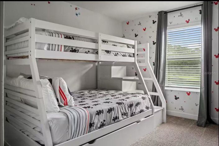 Image No.8-5 Bed Townhouse for sale