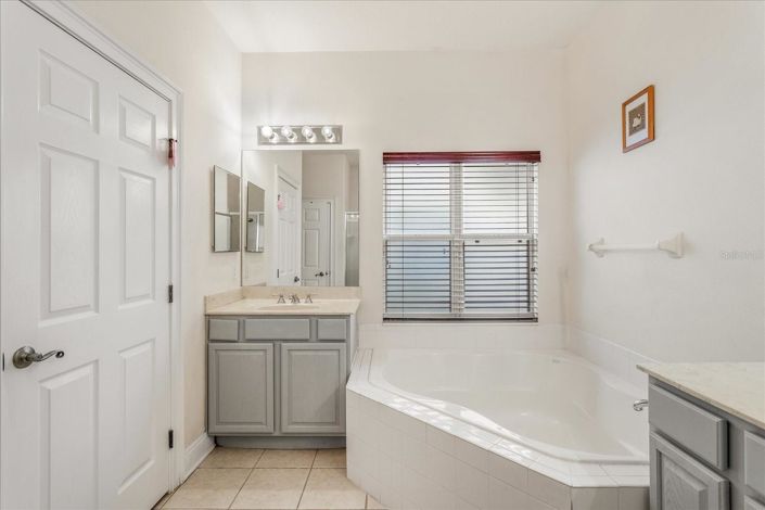 Image No.21-4 Bed House for sale