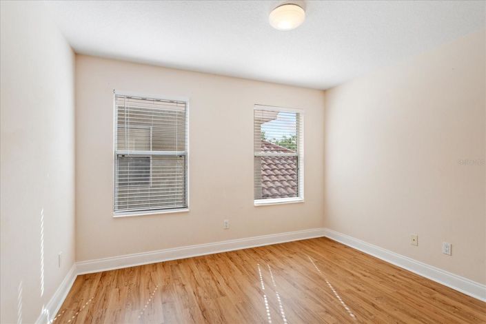 Image No.24-4 Bed House for sale