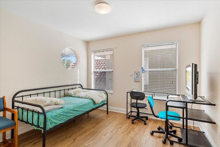 Image No.25-4 Bed House for sale