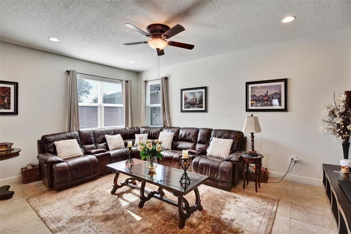 Image No.12-5 Bed House for sale