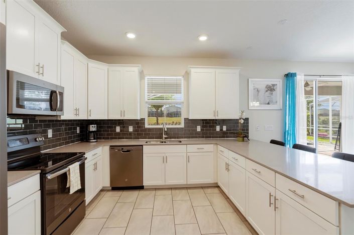 Image No.11-6 Bed House for sale