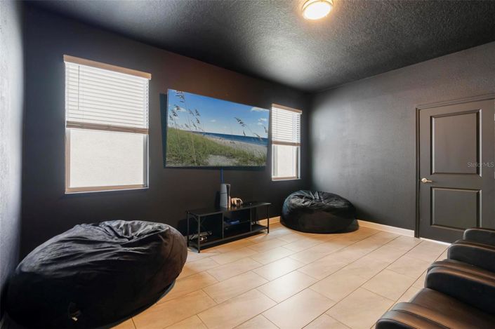 Image No.19-6 Bed House for sale