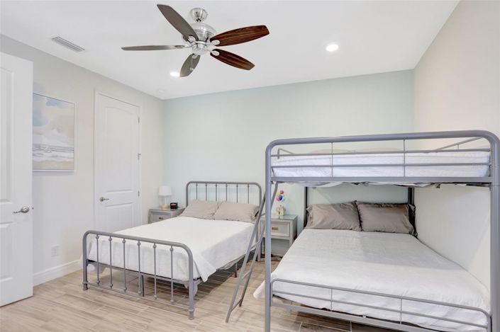 Image No.30-4 Bed House for sale