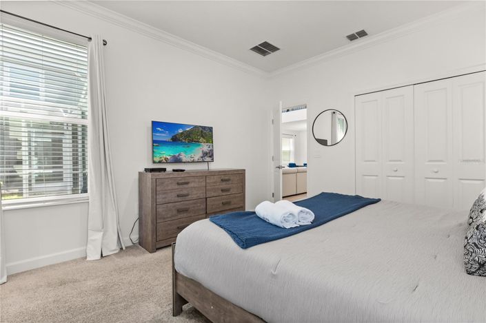 Image No.30-5 Bed House for sale