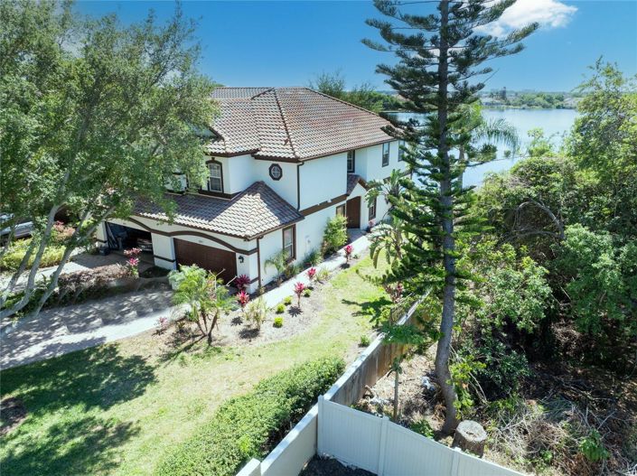 Image No.55-3 Bed Townhouse for sale