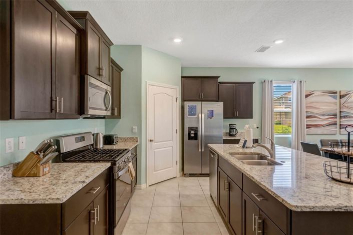 Image No.23-6 Bed House for sale