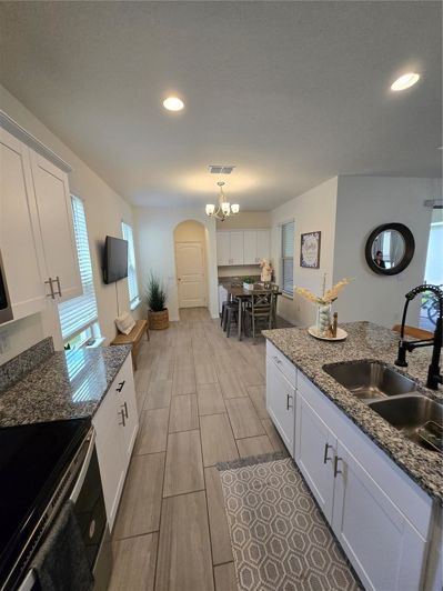 Image No.17-4 Bed House for sale