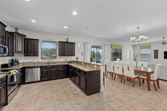 Image No.21-6 Bed House for sale