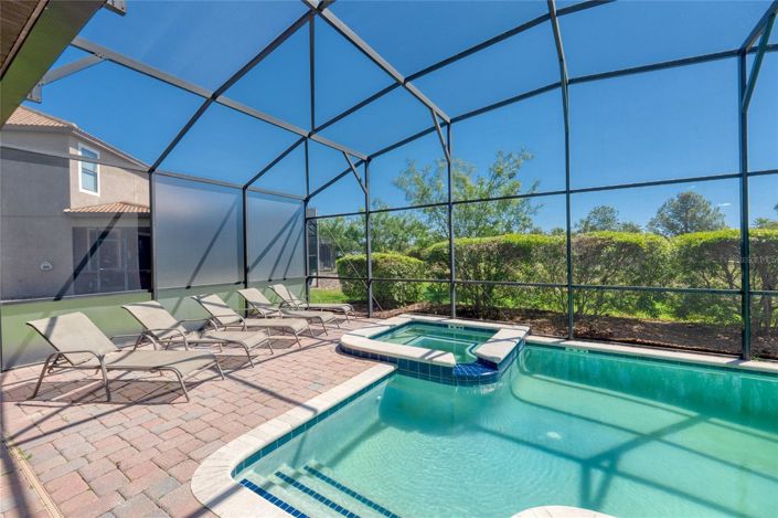 Image No.32-6 Bed House for sale