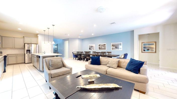 Image No.6-8 Bed House for sale