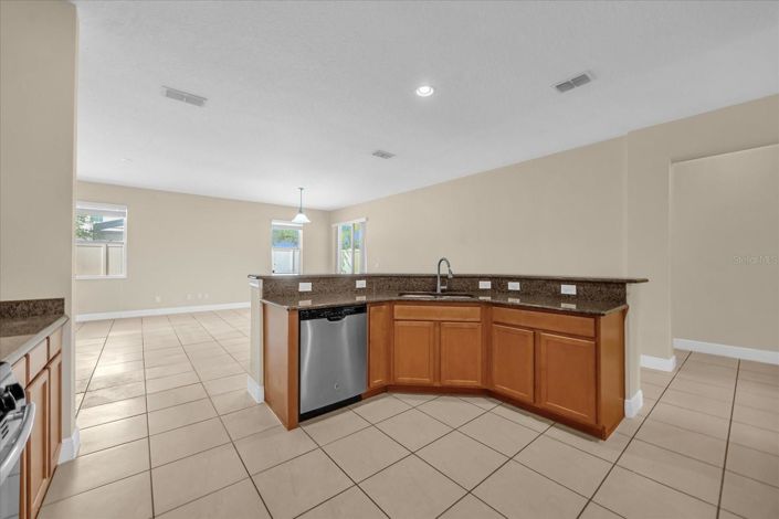 Image No.11-4 Bed House for sale