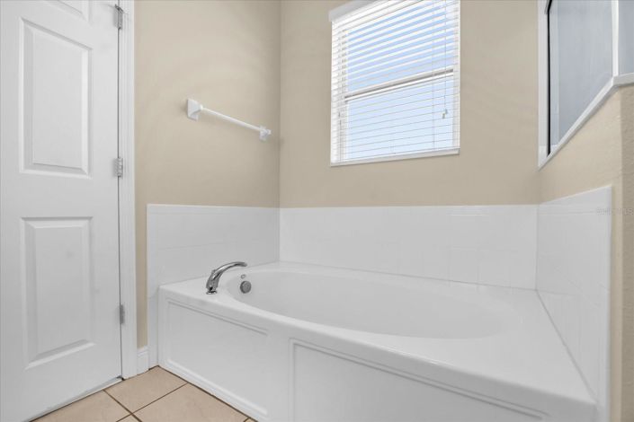 Image No.33-4 Bed House for sale